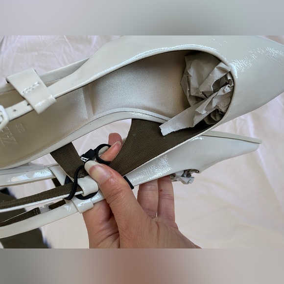 Last one 🚨Zara Gray Bone Cream Slingback Kitten Heels Pointed toe foam sole NWT - Picture 14 of 15